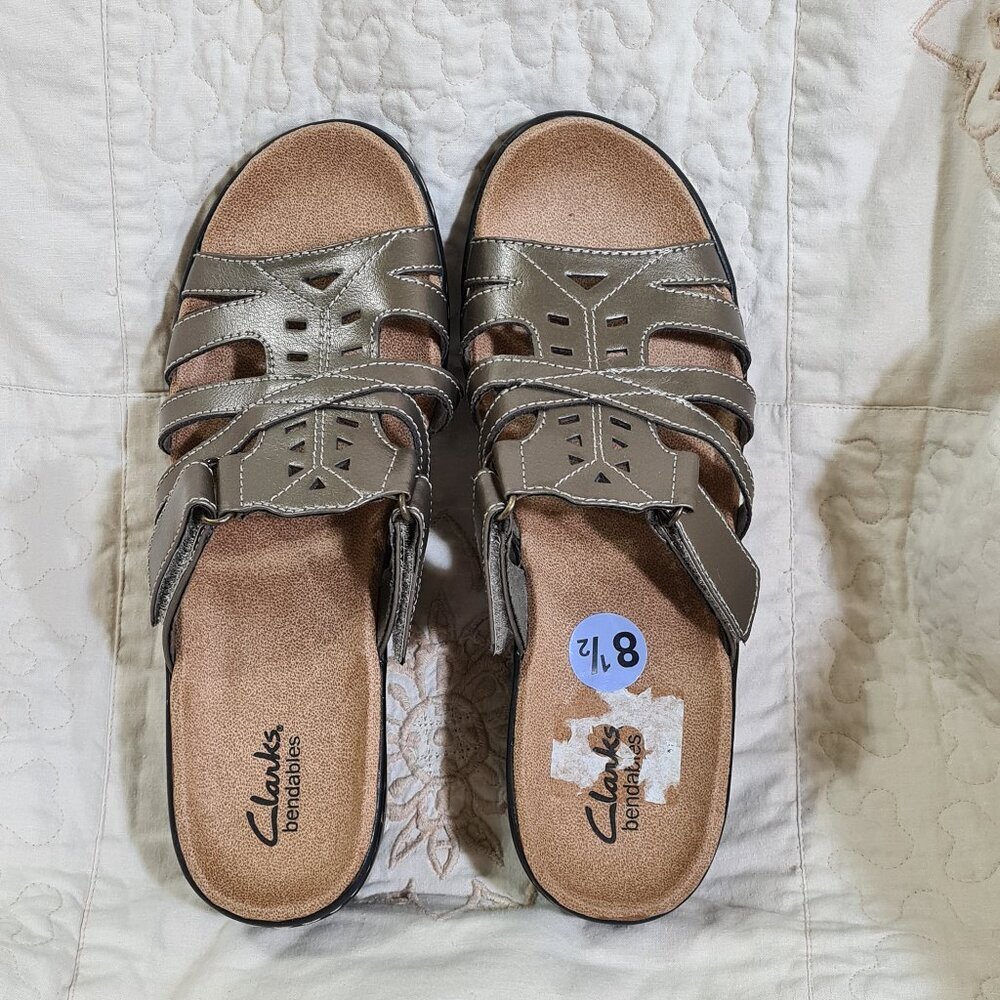 NWOB Clarks Bendables Lexi Holly Metallic Velcro Sandals 8.5 - Picture 2 of 6